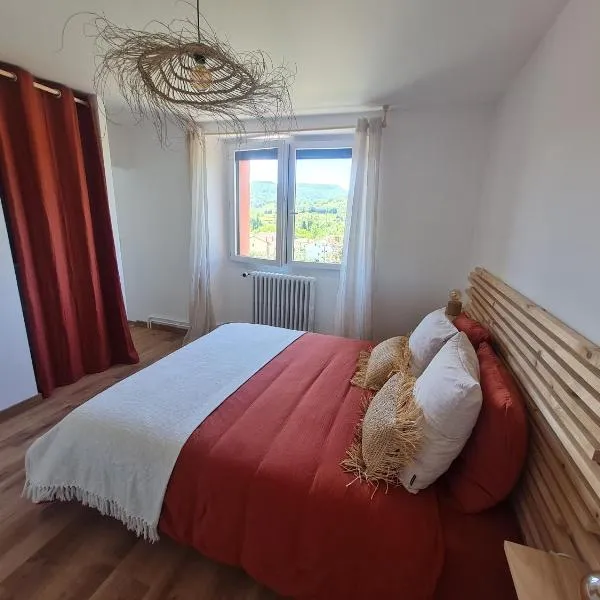 L'Oustal Roja, hotel in Saint-Affrique