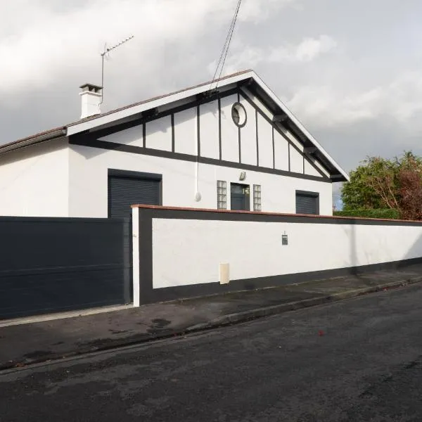 VILLA LUXUEUSE, hotel din Tarbes