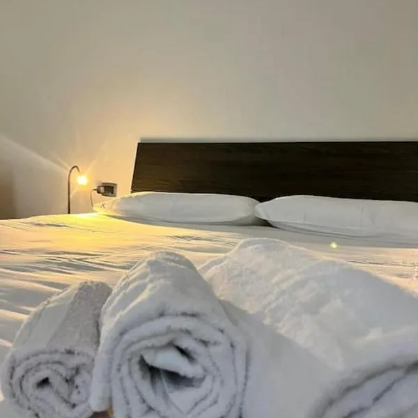 Como-Svizzera Trendy Loft e free parking, hotel in Lurate Caccivio