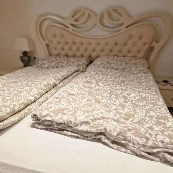 Triple Serenity Suite, hotel a Stockerau