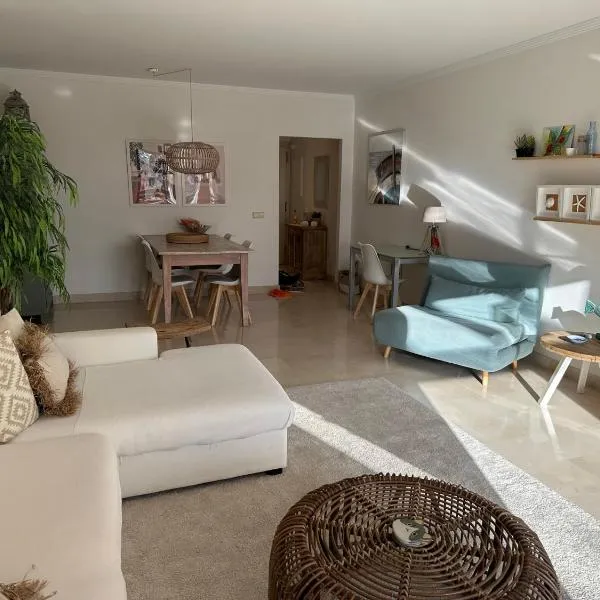 Lovely apartment in Casares Beach, ξενοδοχείο σε Casares