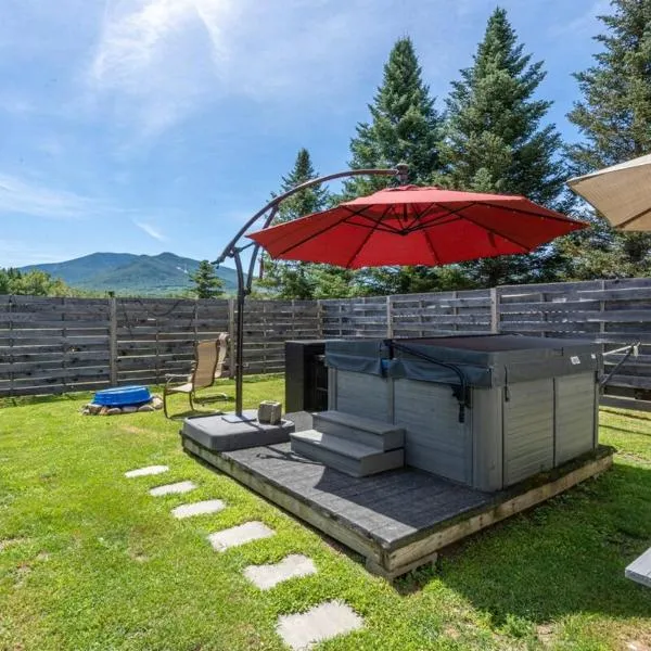 Heart of the White Mountains Cottage w Hot Tub #3, hotelli kohteessa Carroll