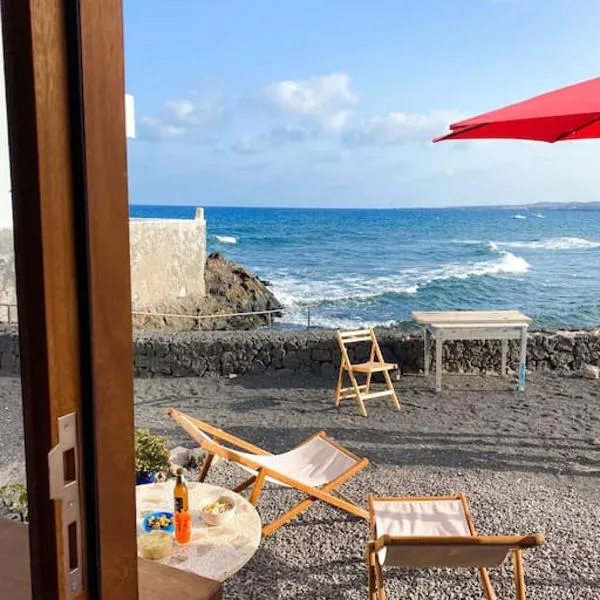 CA'MALÚ Estudio en el mar، فندق في أرايتا