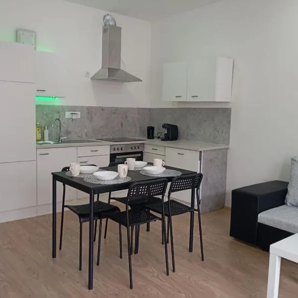 Nový apartmán s terasou, soukromé parkování, hotel v destinaci Brno