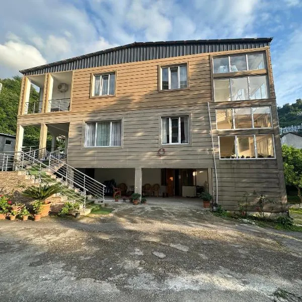 Marina kvariati, hotel a Kvariati