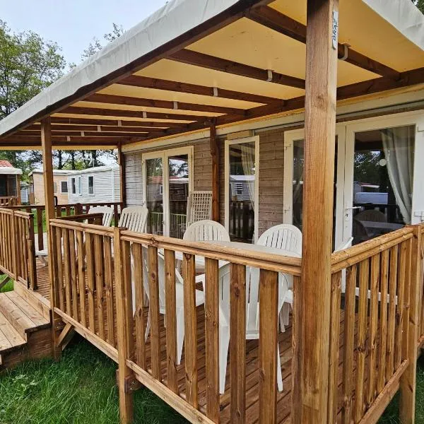 Mobil-home 6 personne - Tohapi Cœur de Vendée, hotel v destinácii La Boissière-de-Montaigu