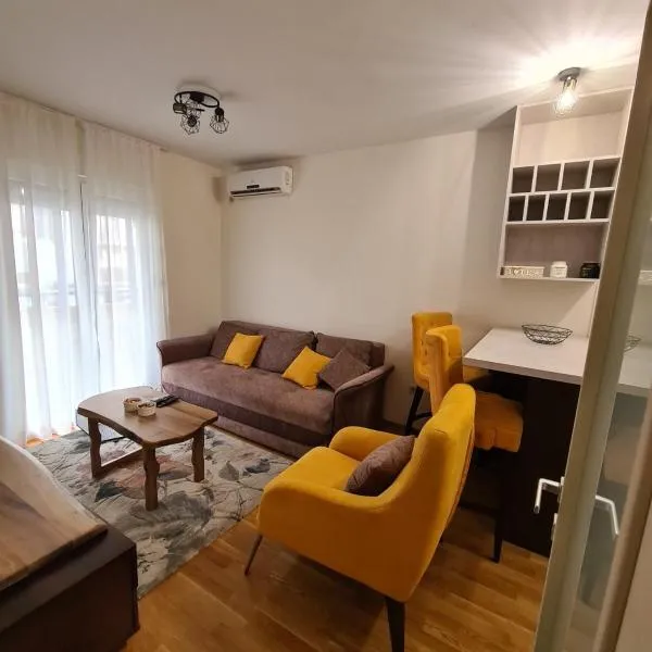 Mara's cozy apartment, hotel in Podgorica