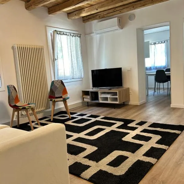 Larocca Tourist Home 3 Valbrenta, hotel v destinaci Carpane