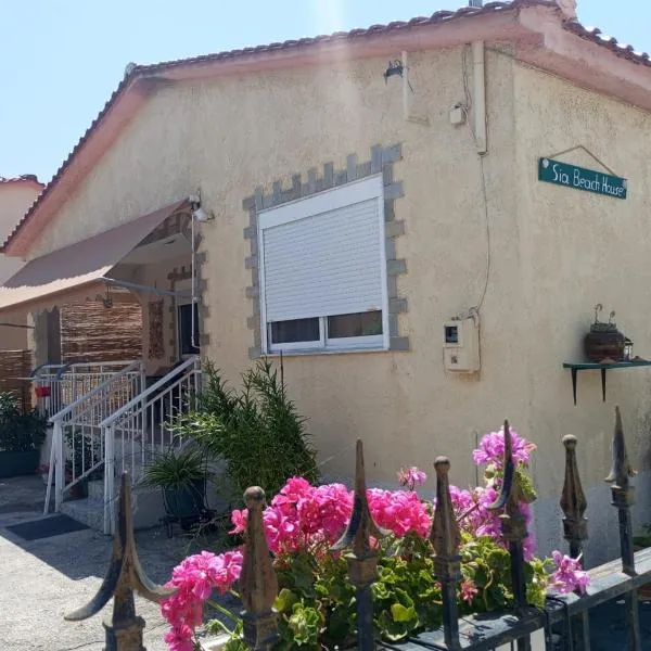 Sia Beach House, hotel v destinaci Néa Karváli