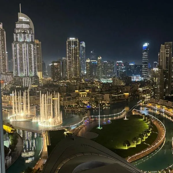 Downtown,Fountain view, nearBurj Khalifa,3 minutes walk to Dubai Mall, hotel em Dubai