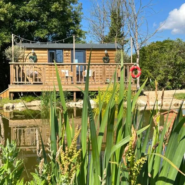 Rusty Duck Retreat Shepherds Hut, hotel in Shedfield