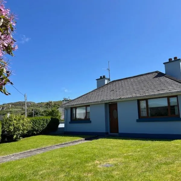 House in the heart of the village, hotel v destinaci Glencolumbkille