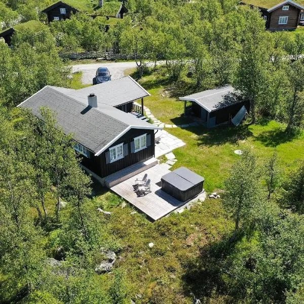 Cozy family friendly cabin at beautiful location!, khách sạn ở Geilo