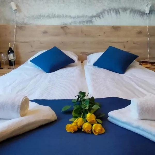 Cicha Przystań - Pokoje Przy Latarni, hotel v Kolobřehu