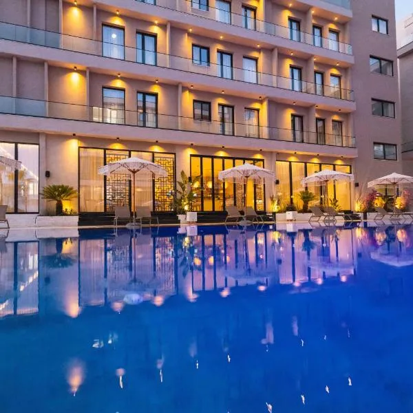 Vlorë में, होटल Tris3 Hotel