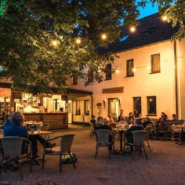 Landgut Girtenmühle, hotel v destinaci Britten