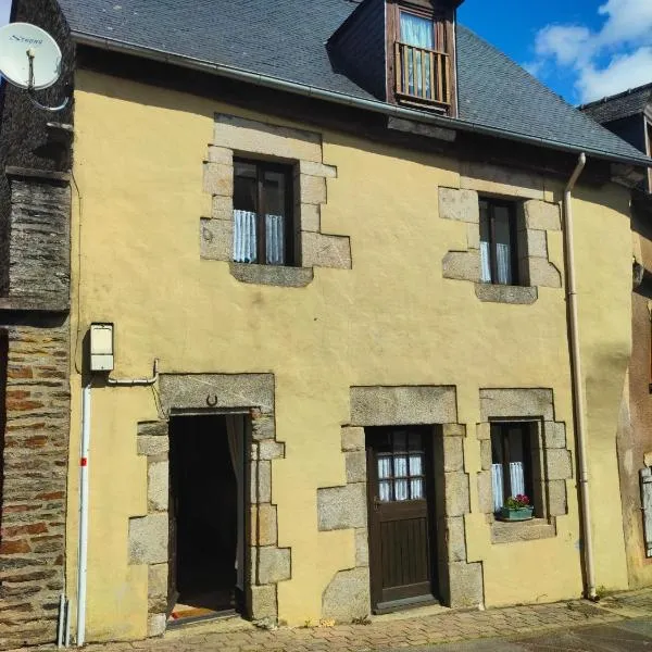 Maison Josselin proche château, hotel v destinaci Josselin