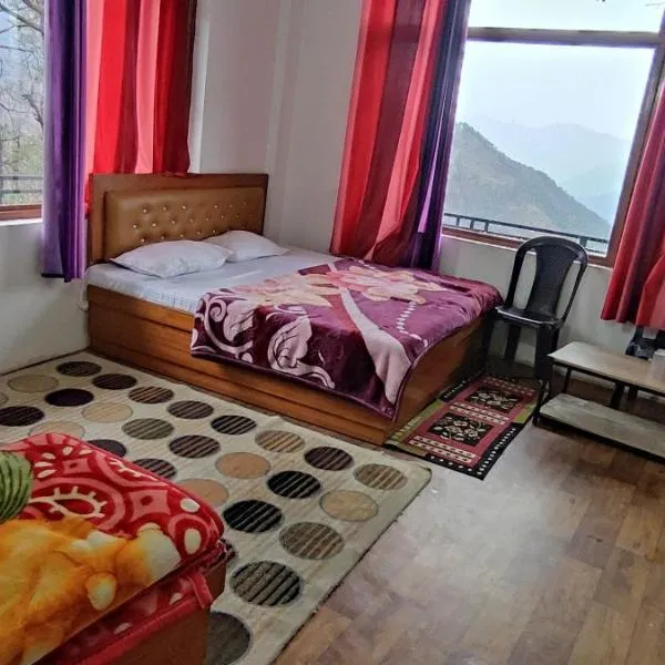 Bhandari Cottages, hotel v mestu Dhanaulti