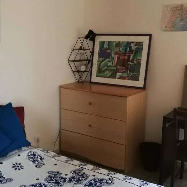Chambre centre ville avec une belle vue, hotel a Sète