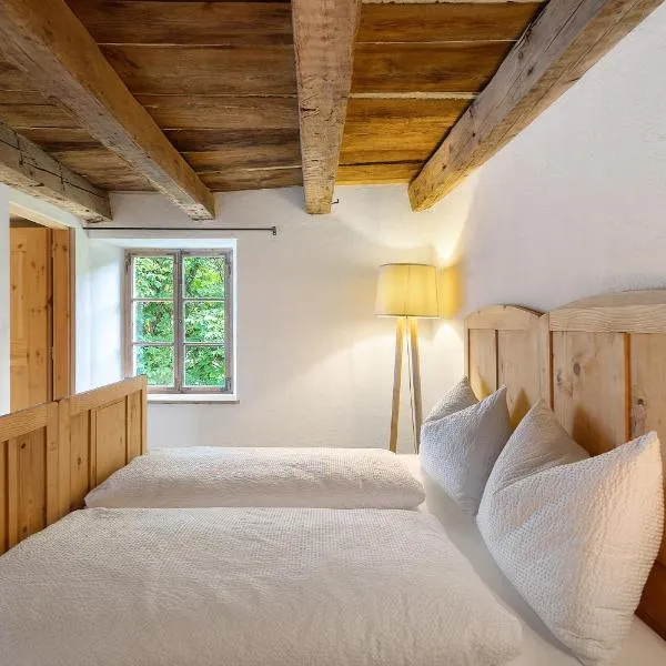 Ansitz Baumannhof Apt Mitte, hotel v destinaci Falzes