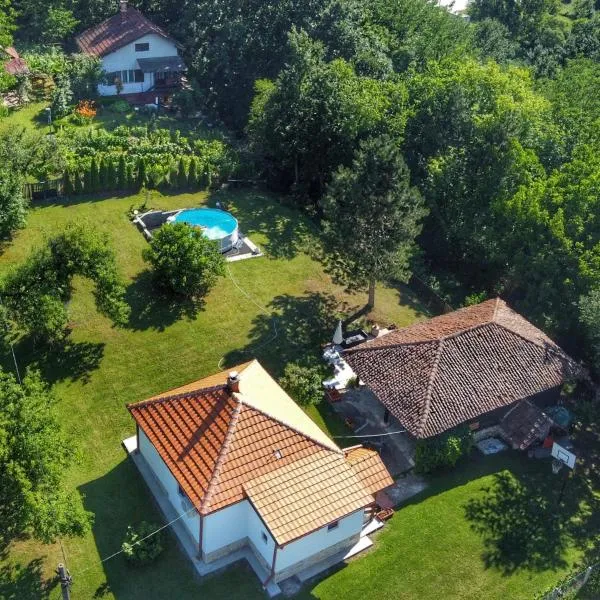 Topola vikendica, hotel in Topola