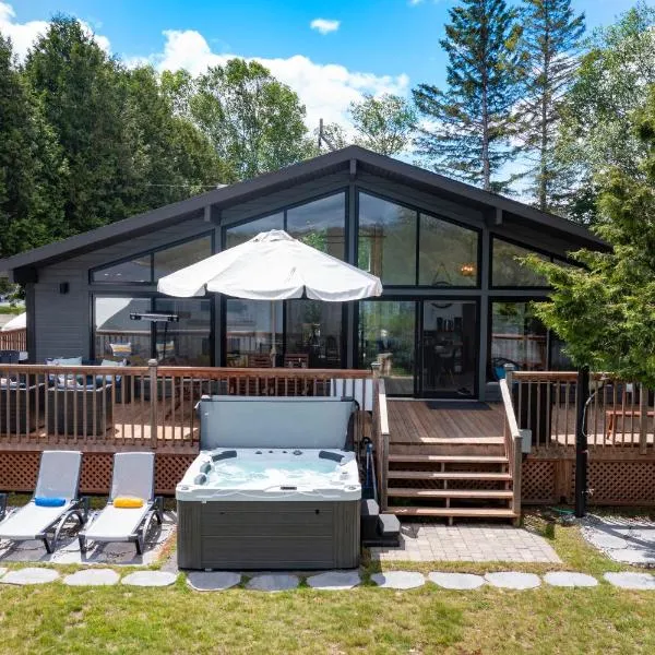 Lake House Chalet Laurentians、Nominingueのホテル
