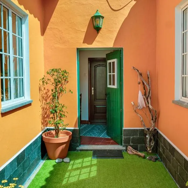 Casa dos Castanheiros Angra do Heroismo, hotel v destinaci Terra Chã