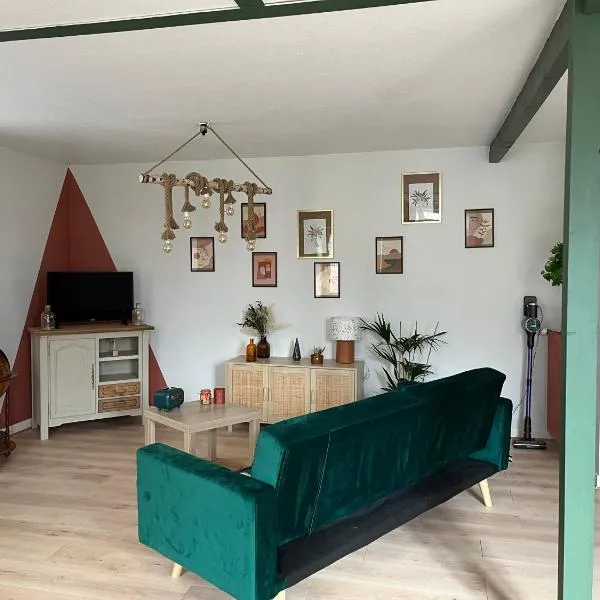 Maison calme à Allassac, hotel v destinácii Allassac