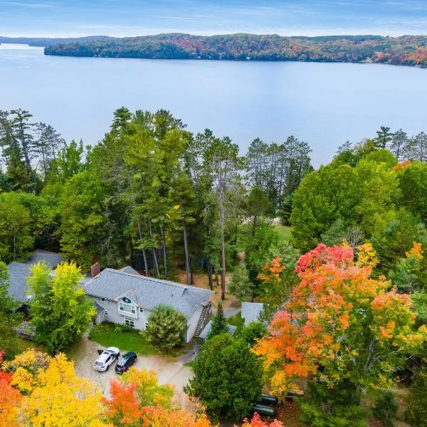 Muskoka Waterfront Retreat, hotel v destinaci Dwight