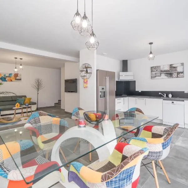 Sublime maison, hotel in Saint-Mitre-les-Remparts
