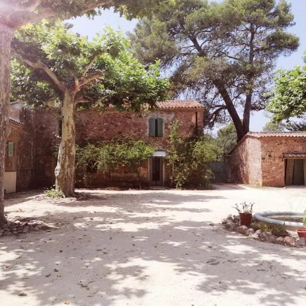 Maison de plain-pied 10 couchages, hotel v destinaci La Crau