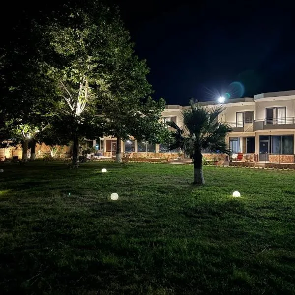 Orb Inn, hótel í Sarandë