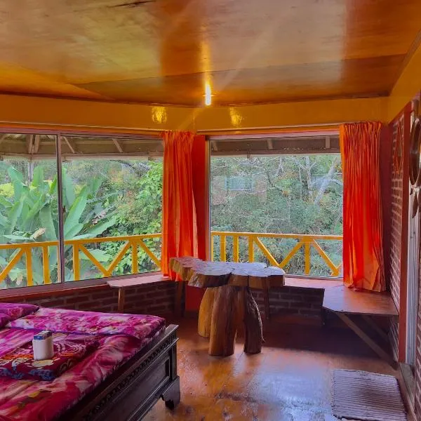 Swindo Homestay 77, Room 1, hotel v destinaci Berastagi