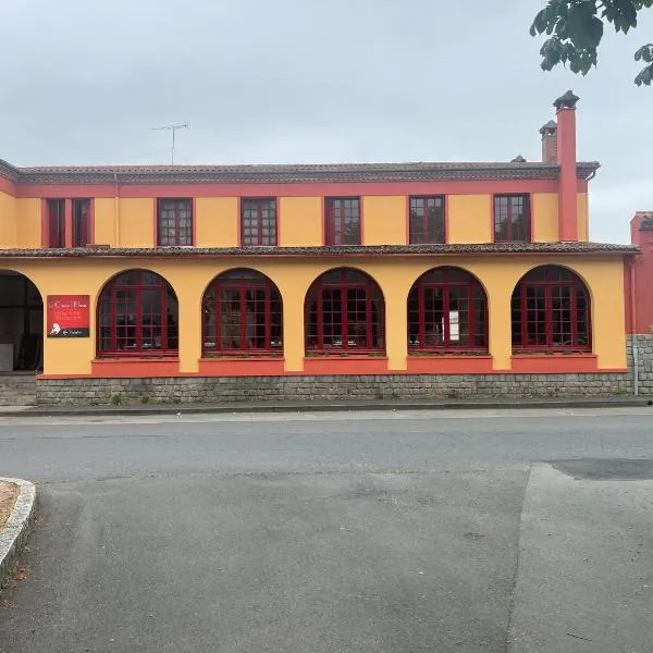 Hotel du Cheval Blanc, hotel v destinaci Cerizay
