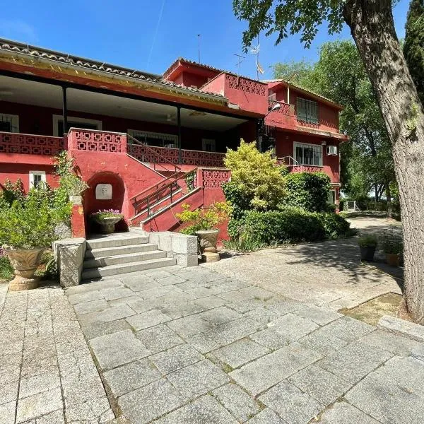 Casa Rural Los Menhires, ξενοδοχείο σε Torrejón de Ardoz