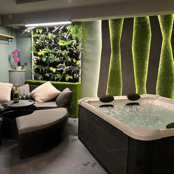 LEO Apartment Suite & Private SPA Zone - Old City, hotel in Bratislava
