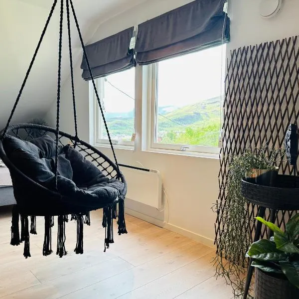 Arctic Loft, hotel in Skjervøy