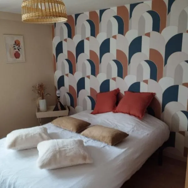 T2 rénové avec parking privé à proximité de LYON, hotel v destinaci Pierre-Bénite