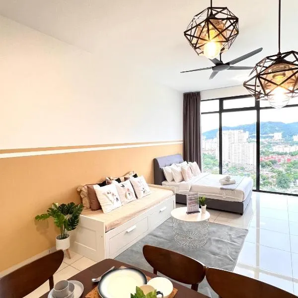 Georgetown Beacon SkyPool 9 pax Family & Baby-Friendly Luxury Suite Penang, hotel in George Town