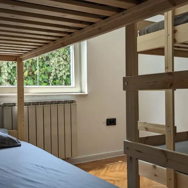 Sea House N1, hotel v Budvi