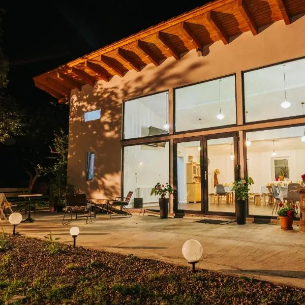 ReziPava Camping, hotel in Zăbala