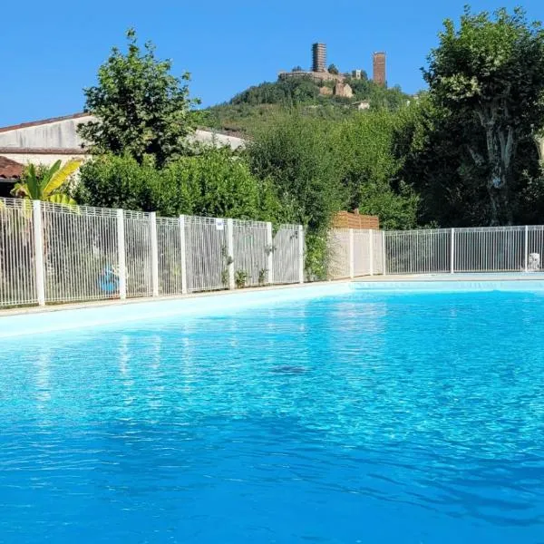 Camping Le Soulhol, hotel v destinaci Saint-Céré