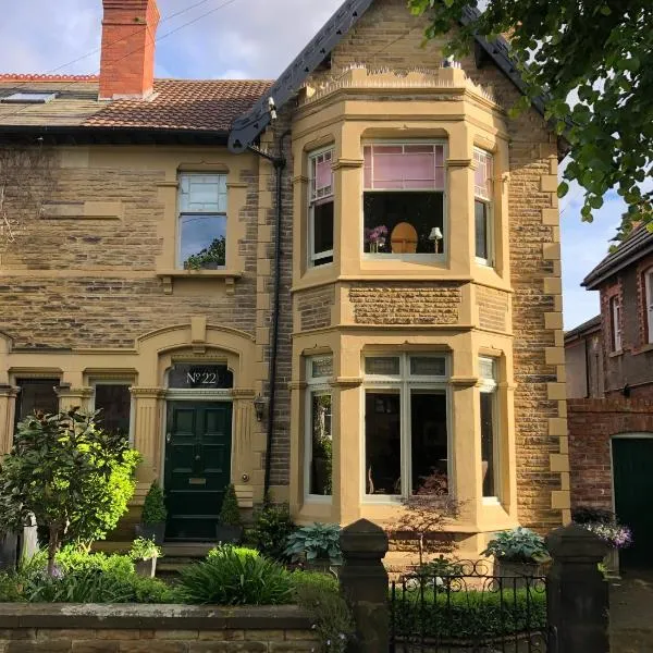 Victorian Guest House 200m from the Seafront, hotel v destinaci West Kirby