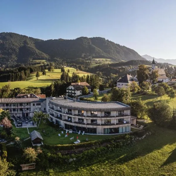 Landhotel Stockerwirt, hotel v destinaci Vorderstoder