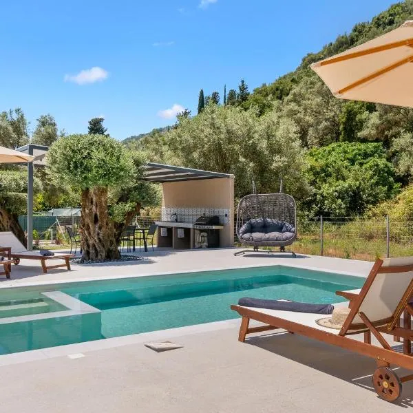 Luxury Waterfalls Villa Privet Pool Jacuzzi, hotel u Nidri