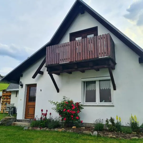 Ferienhaus Am Becherberg, hotel in Schwarzenberg