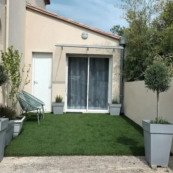 Charmant T2 pour 2p proche Montpellier, hotel v destinácii Juvignac