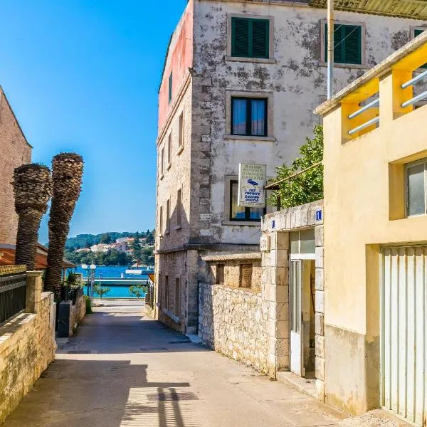 Apartment and Rooms Angela, hotell sihtkohas Vela Luka