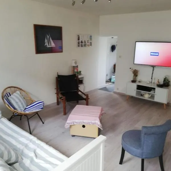 Maison de bourg proche plages, hotel in Ploeren