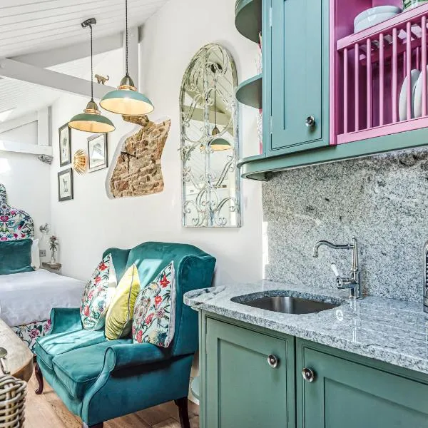 The Secret Garden, hótel í Malborough